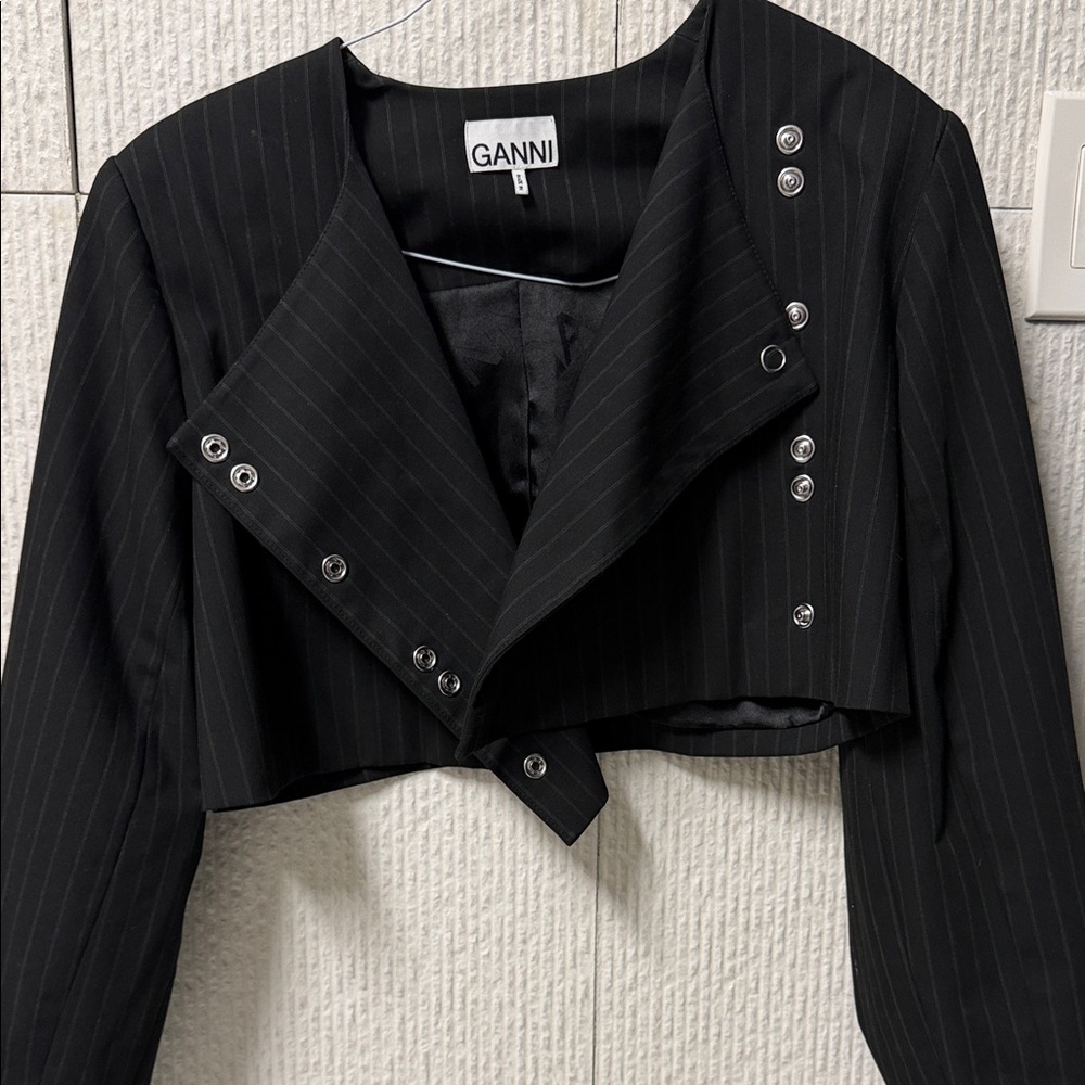 Ganni Black Pinstripe Cropped jaket